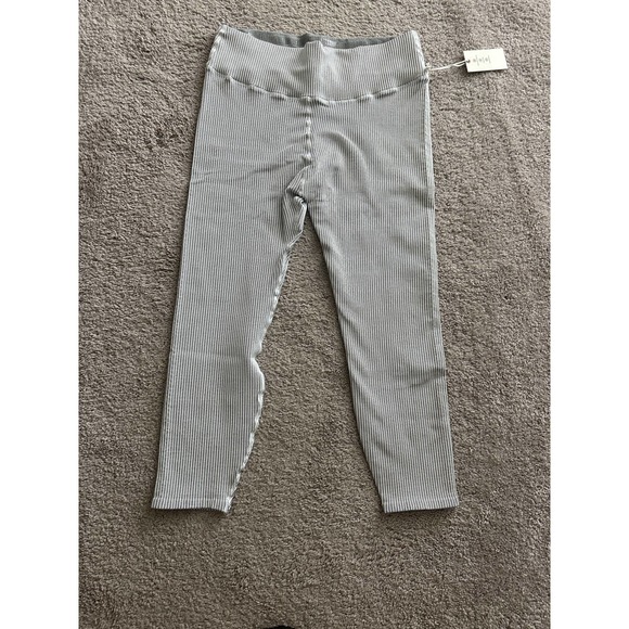 GOOD AMERICAN CORE POWER SEAMLESS TEXTURED RIB LEGGINGS - Picture 4 of 15